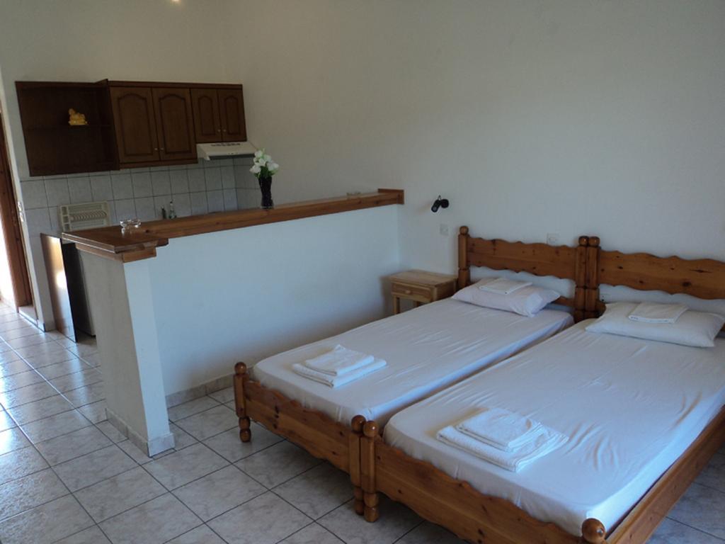 Aparthotel Faethon Karousadhes  Zimmer foto