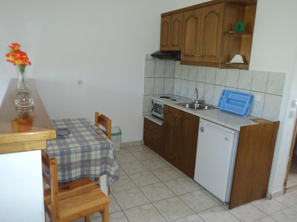 Aparthotel Faethon Karousadhes  Zimmer foto