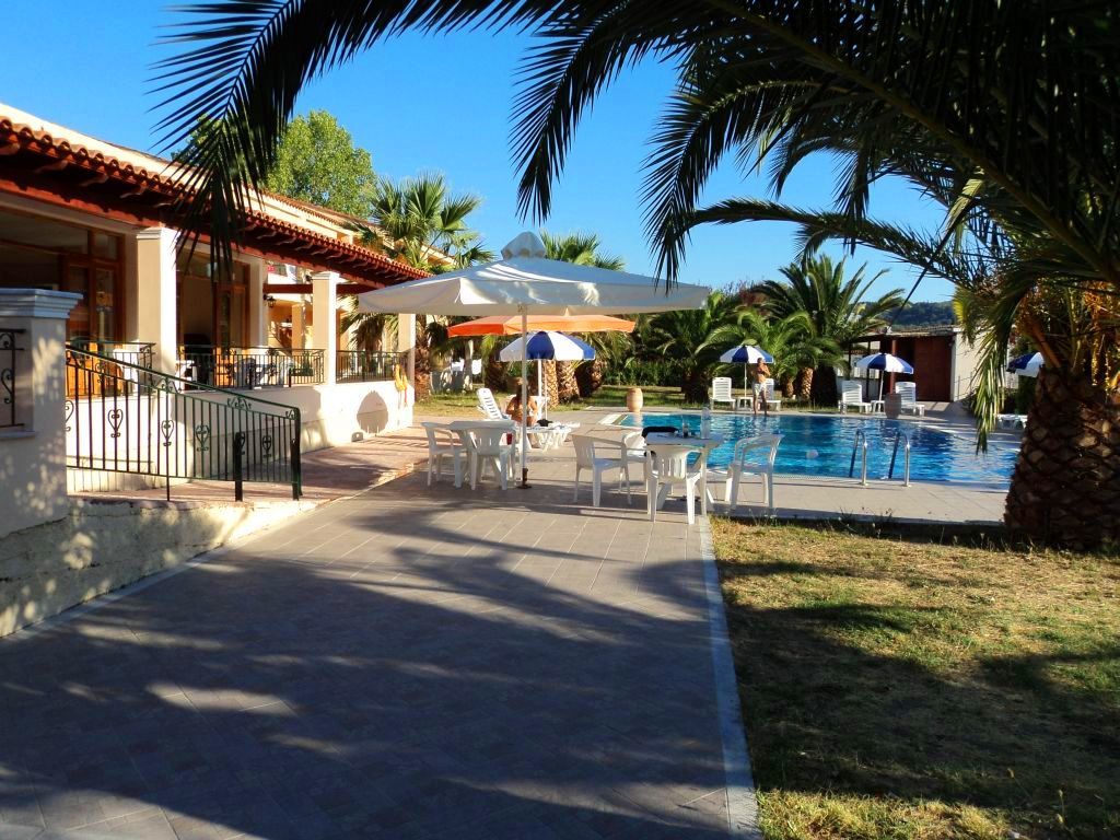 Aparthotel Faethon Karousadhes  Exterior foto